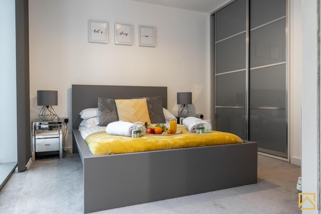 Modern 1 Bed In Central Mk, Free Parking, Smart Tv, Manhattan House By Valore Property Services Милтън Кейнс Екстериор снимка